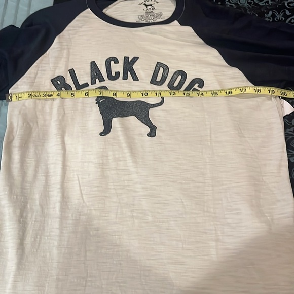 THE BLACK DOG Cream and Black Raglan T-Shirt, size small - Picture 9 of 11